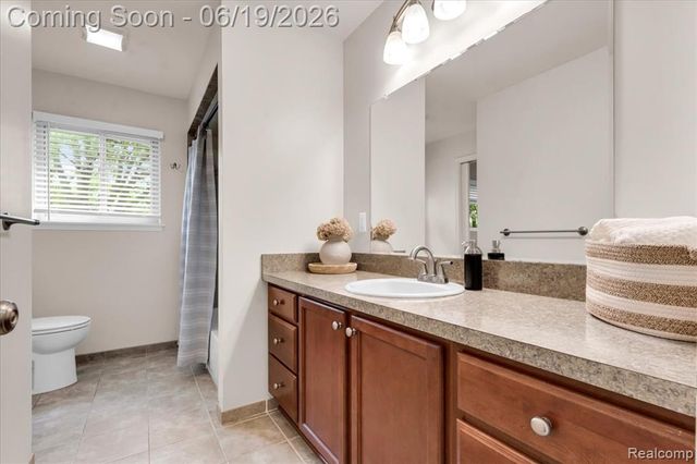 28332 Loretta Avenue, Warren, MI 48092