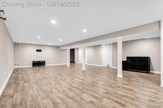 28332 Loretta Avenue, Warren, MI 48092