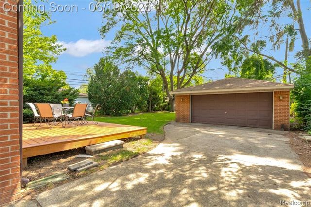 28332 Loretta Avenue, Warren, MI 48092