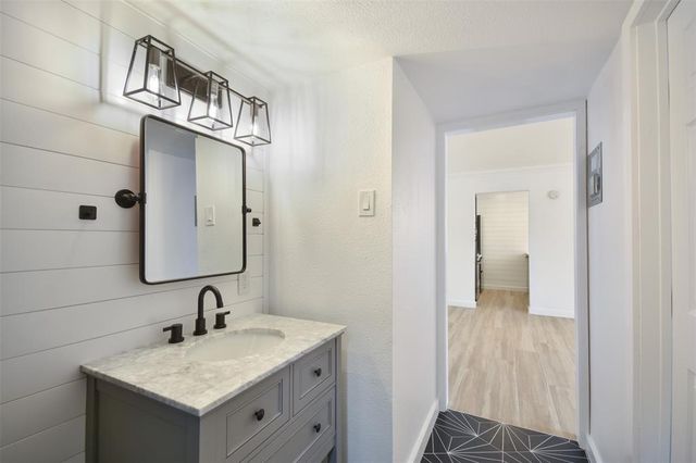 3431 North Hills DR 126, Austin, TX 78731