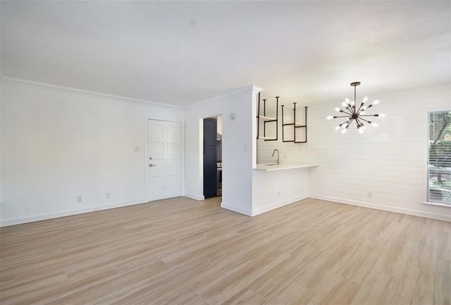 3431 North Hills DR 126, Austin, TX 78731