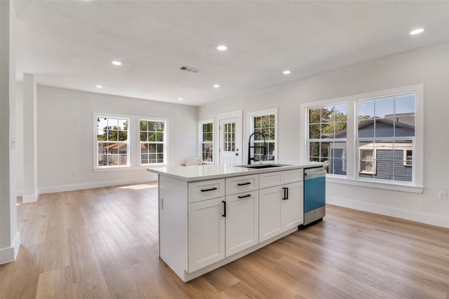 718 Grandview Avenue, Dallas, TX 75223