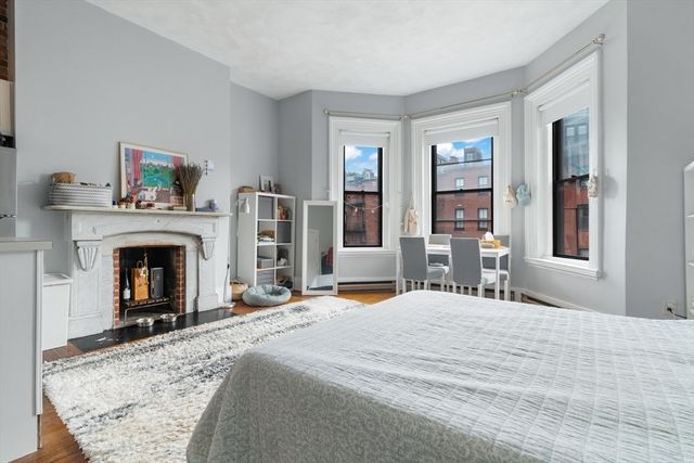 389 Beacon Street 8, Boston, MA 02116