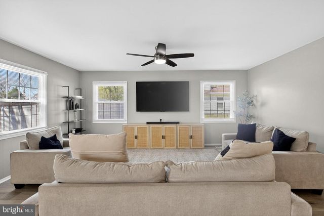 15 CLUB RIDGE LN, Willingboro, NJ 08046