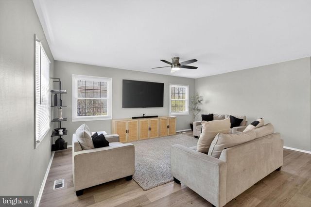 15 CLUB RIDGE LN, Willingboro, NJ 08046