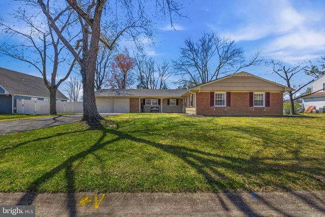 15 CLUB RIDGE LN, Willingboro, NJ 08046