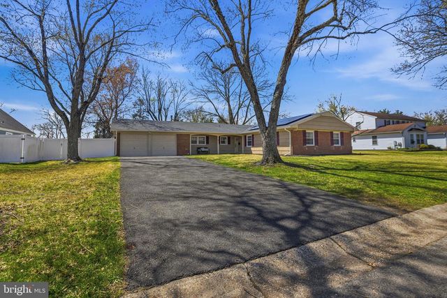 15 CLUB RIDGE LN, Willingboro, NJ 08046