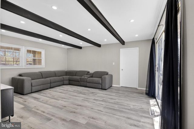 15 CLUB RIDGE LN, Willingboro, NJ 08046