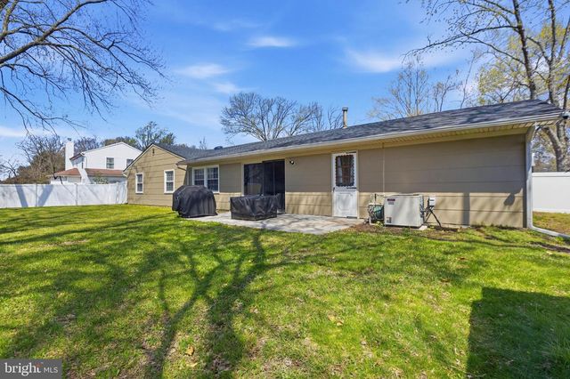 15 CLUB RIDGE LN, Willingboro, NJ 08046