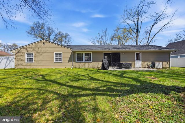 15 CLUB RIDGE LN, Willingboro, NJ 08046