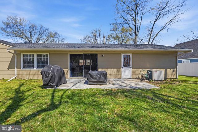 15 CLUB RIDGE LN, Willingboro, NJ 08046