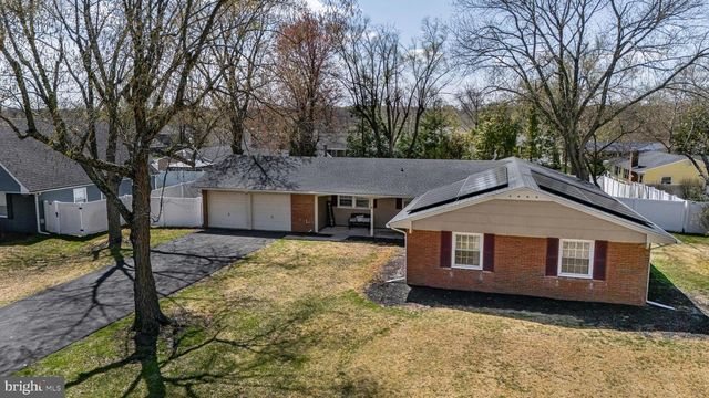 15 CLUB RIDGE LN, Willingboro, NJ 08046