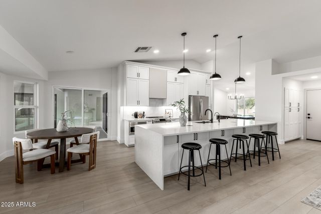 6118 E BLANCHE Drive, Scottsdale, AZ 85254