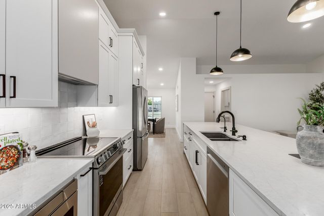 6118 E BLANCHE Drive, Scottsdale, AZ 85254