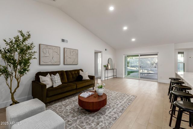 6118 E BLANCHE Drive, Scottsdale, AZ 85254