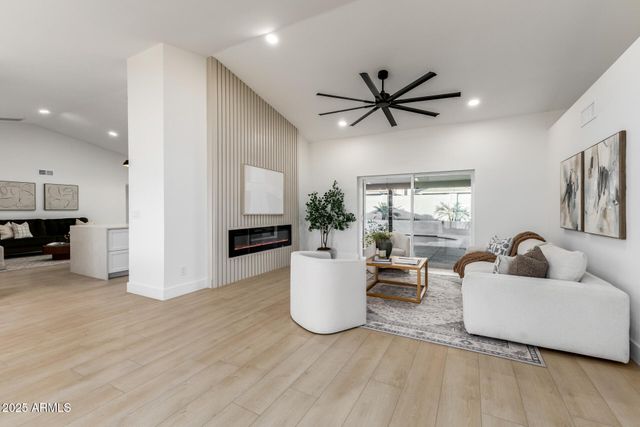 6118 E BLANCHE Drive, Scottsdale, AZ 85254