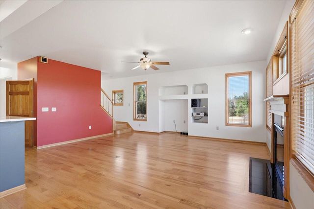 2080 St Patrick's CIRCLE, Hartford, WI 53027