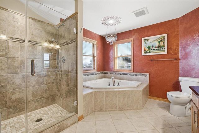 2080 St Patrick's CIRCLE, Hartford, WI 53027