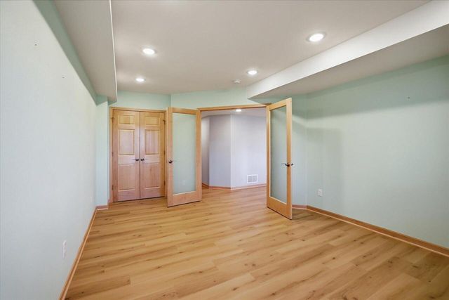 2080 St Patrick's CIRCLE, Hartford, WI 53027