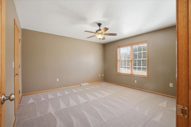 2080 St Patrick's CIRCLE, Hartford, WI 53027