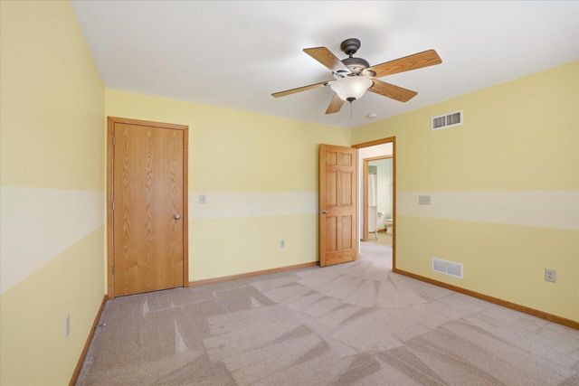 2080 St Patrick's CIRCLE, Hartford, WI 53027