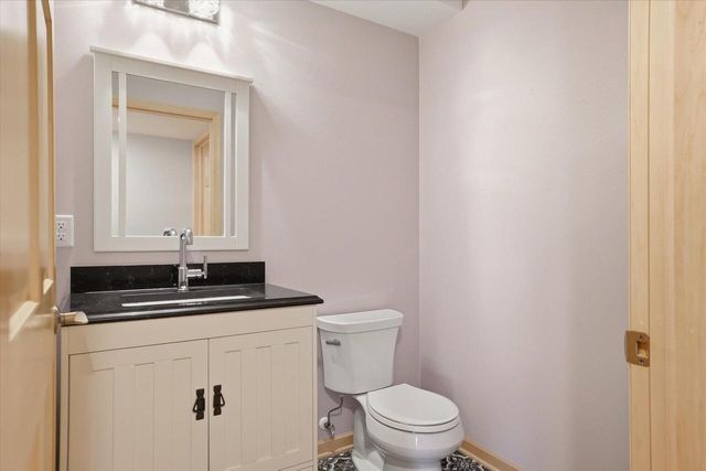 2080 St Patrick's CIRCLE, Hartford, WI 53027