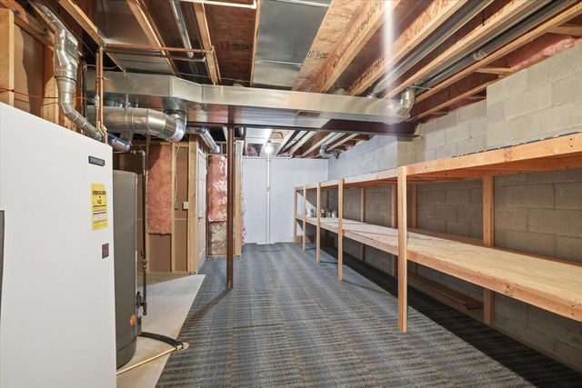 2080 St Patrick's CIRCLE, Hartford, WI 53027