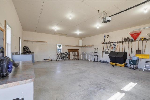 2080 St Patrick's CIRCLE, Hartford, WI 53027