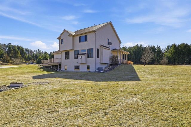 2080 St Patrick's CIRCLE, Hartford, WI 53027