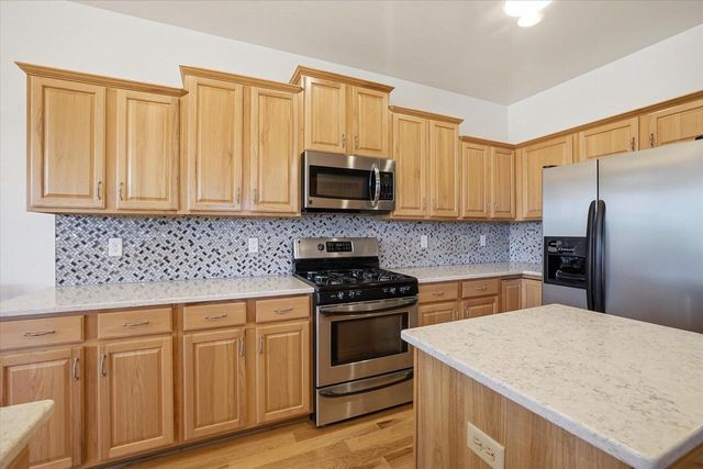 2080 St Patrick's CIRCLE, Hartford, WI 53027