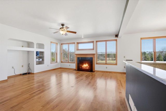 2080 St Patrick's CIRCLE, Hartford, WI 53027