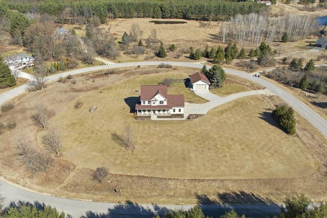 2080 St Patrick's CIRCLE, Hartford, WI 53027