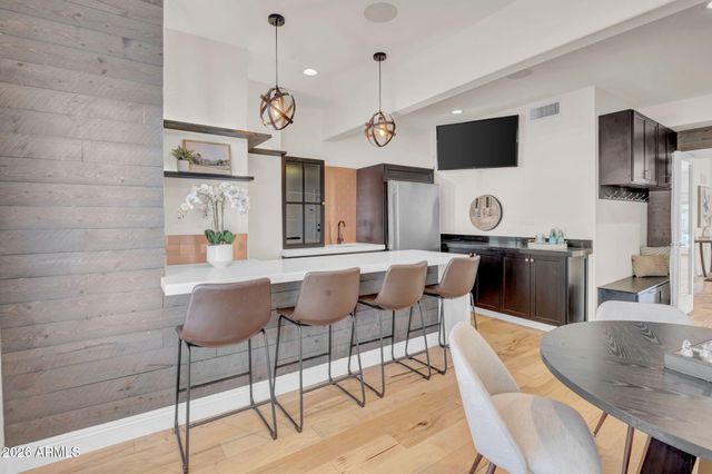 5715 E BEVERLY Lane, Scottsdale, AZ 85254