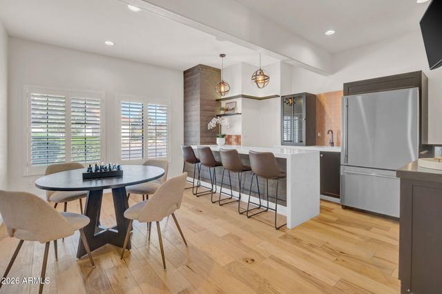 5715 E BEVERLY Lane, Scottsdale, AZ 85254