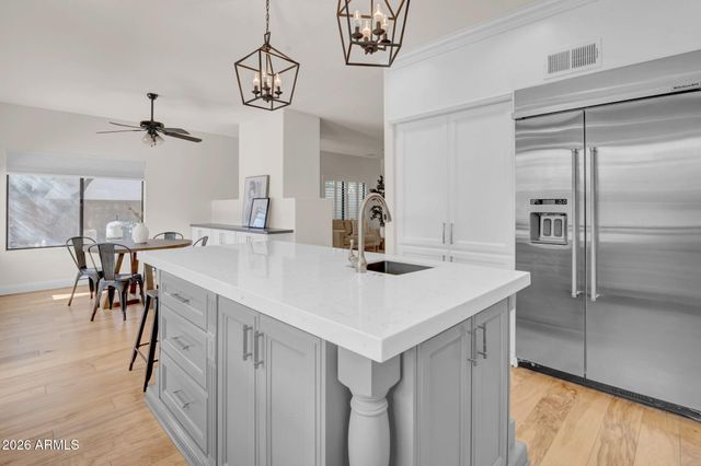 5715 E BEVERLY Lane, Scottsdale, AZ 85254