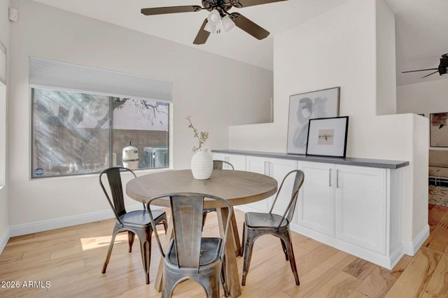 5715 E BEVERLY Lane, Scottsdale, AZ 85254