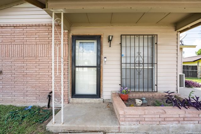 2519 Spur Dr, San Antonio, TX 78227