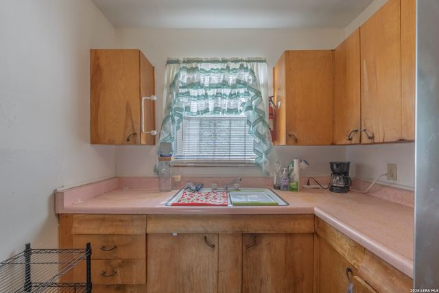 2519 Spur Dr, San Antonio, TX 78227