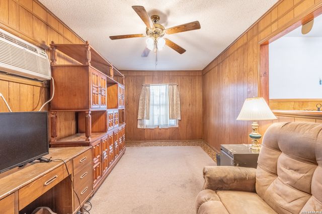 2519 Spur Dr, San Antonio, TX 78227