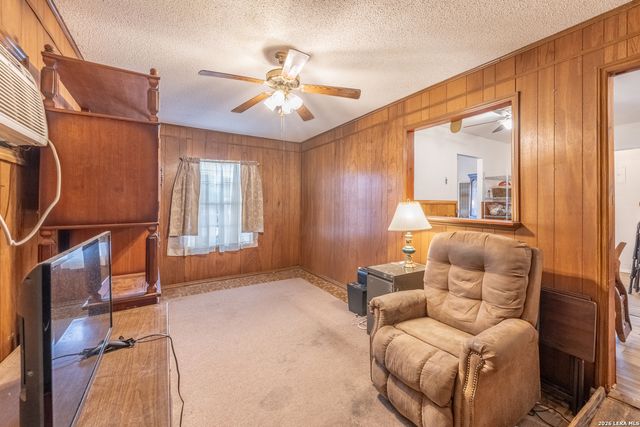 2519 Spur Dr, San Antonio, TX 78227