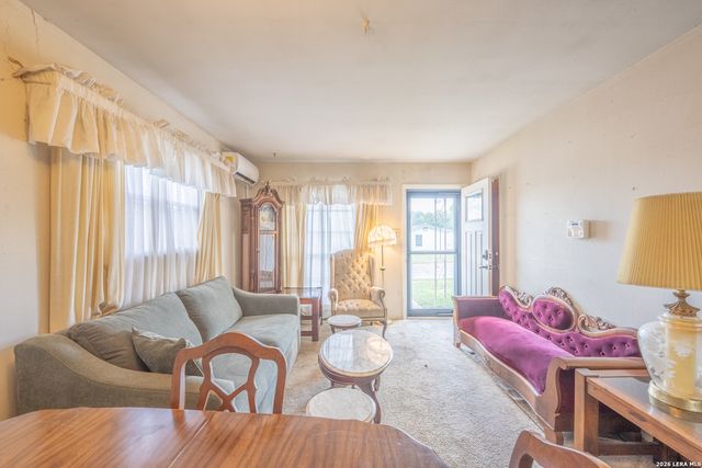 2519 Spur Dr, San Antonio, TX 78227