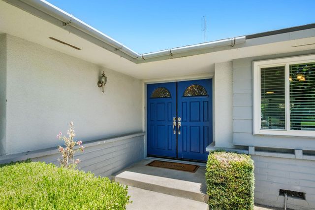 654 W Celeste, Fresno, CA 93704