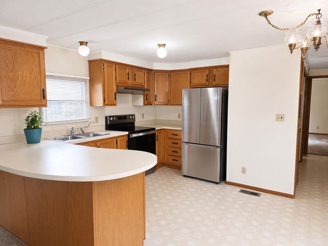 55 Thistle Way, Manchester, NH 03109