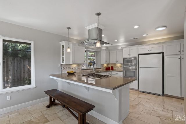 9413 Laurel Oak Way, Bakersfield, CA 93311