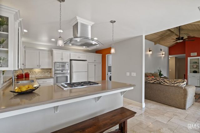 9413 Laurel Oak Way, Bakersfield, CA 93311