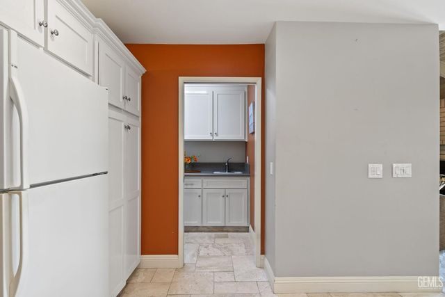 9413 Laurel Oak Way, Bakersfield, CA 93311