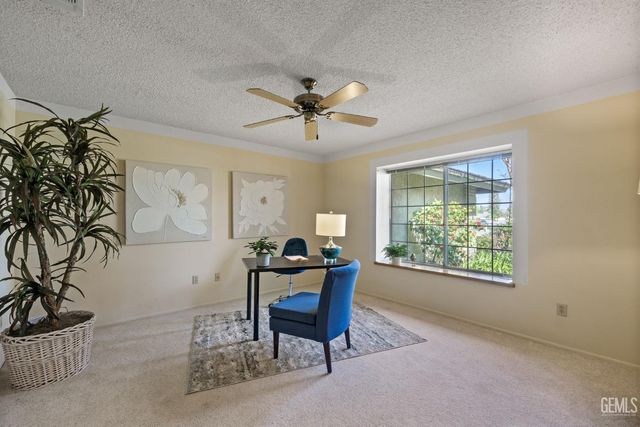 9413 Laurel Oak Way, Bakersfield, CA 93311