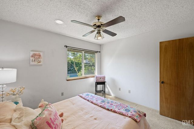 9413 Laurel Oak Way, Bakersfield, CA 93311