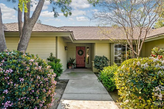 9413 Laurel Oak Way, Bakersfield, CA 93311