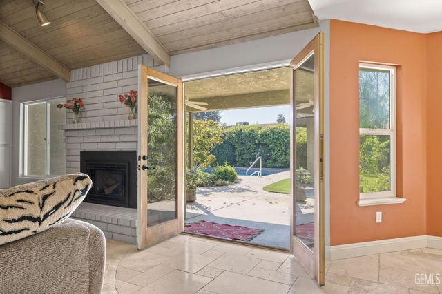 9413 Laurel Oak Way, Bakersfield, CA 93311